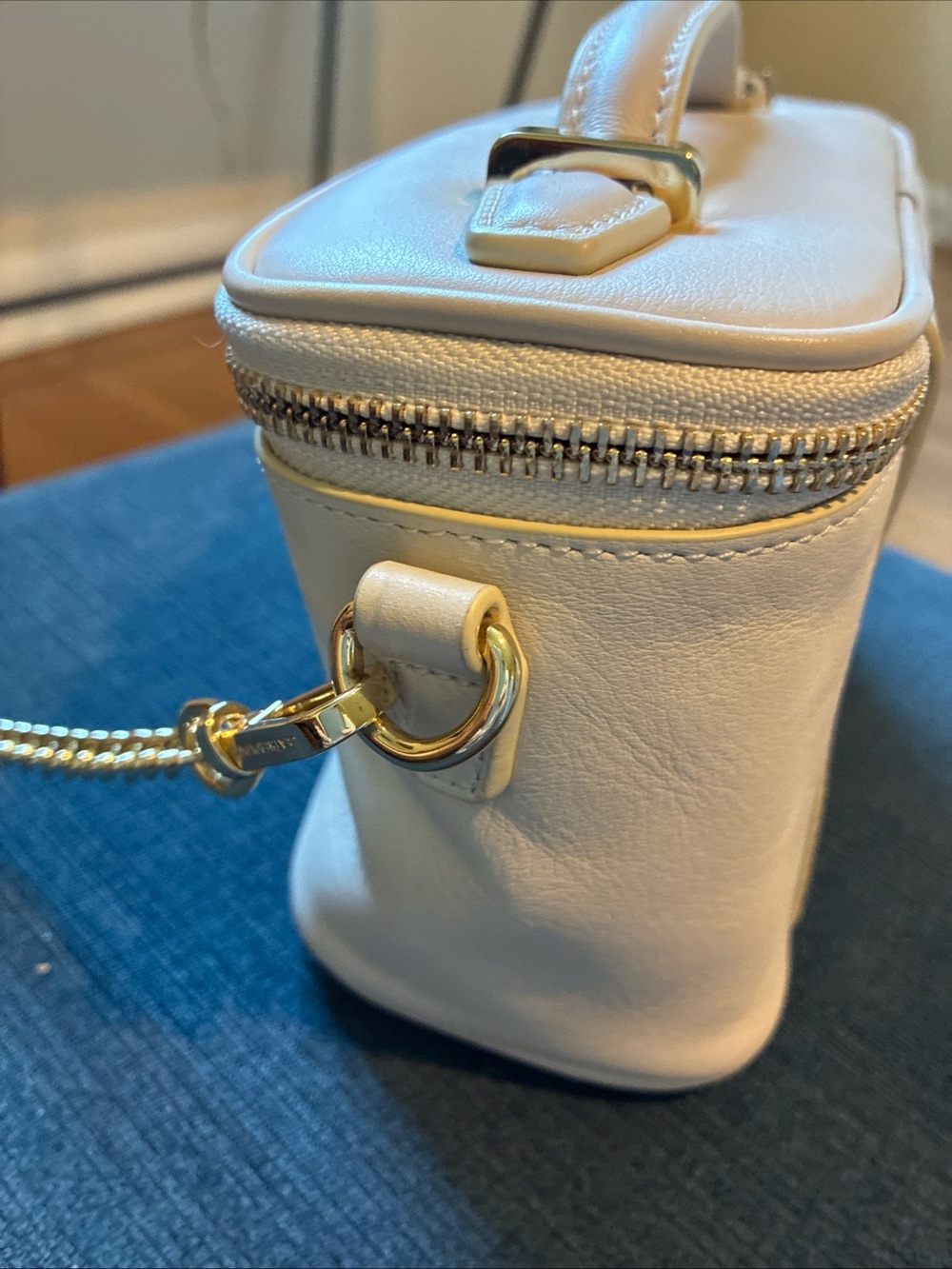 Leatherology Maddie Micro Train Case Crossbody in ivory leather - Picture 5 of 9